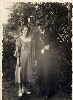Irenka i Felek w mundurze 1938